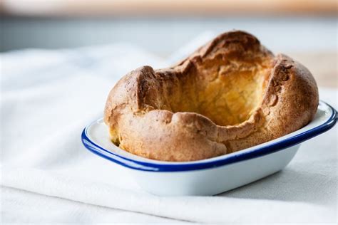  Yorkshire Pudding - Khám Phá Sự Pha Trộn Giữa Bánh Mềm Và Hơi Nóng Của Bếp Lửa!