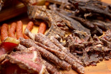  Biltong:  A Delectable South African Treat with Rich, Smoky Flavors and Tender, Chewy Textures!