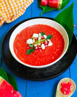  Gazpacho Andalúz: Một Symphony Của Sự Lạnh Và Tangy Trên Món Canh Thạch Lanh